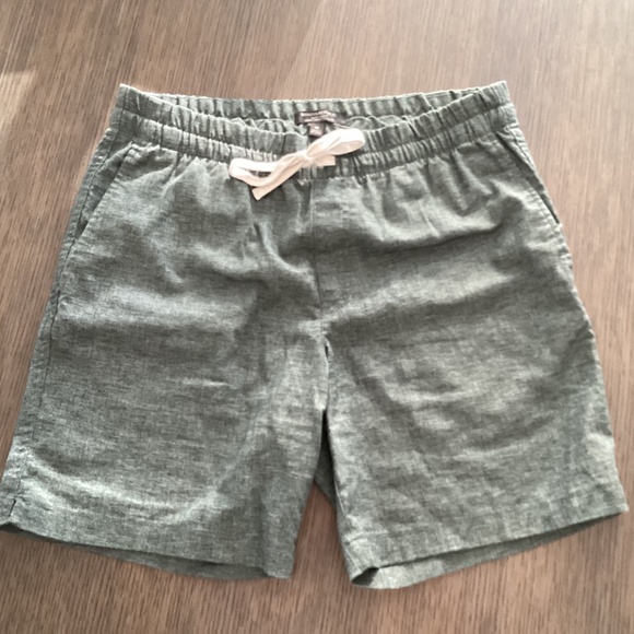 Banana Republic Mens Shorts - Core Temp Easy Fit - Size M - Picture 1 of 3